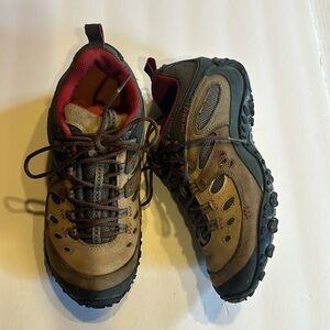 Merrell Arc Ventilator Chameleon hiking trail shoes brown & red Vibram soles